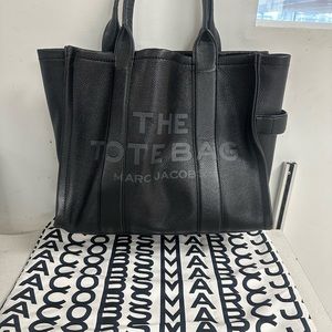 Marc Jacobs - The Tote Bag Large